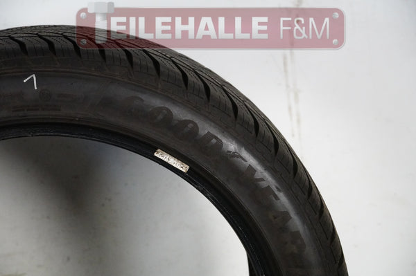 Winterreifen Runflat RSC GoodYear UltraGrip 245/45 R19 102V 5-6mm DOT 4115 4215